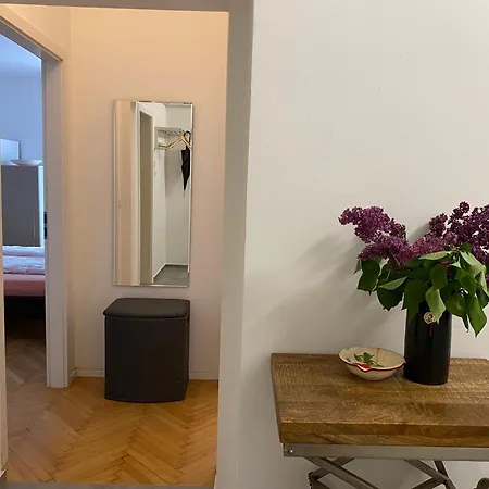 Neueroeffnung - Dietrichsteinplatz - Gratis Tiefgaragenplatz Apartmán *