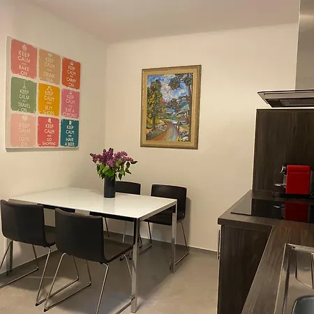 Neueroeffnung - Dietrichsteinplatz - Gratis Tiefgaragenplatz Apartmán *